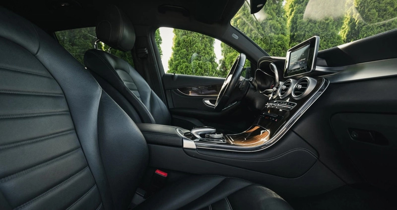 Mercedes-Benz GLC cena 144990 przebieg: 179355, rok produkcji 2017 z Krośniewice małe 781